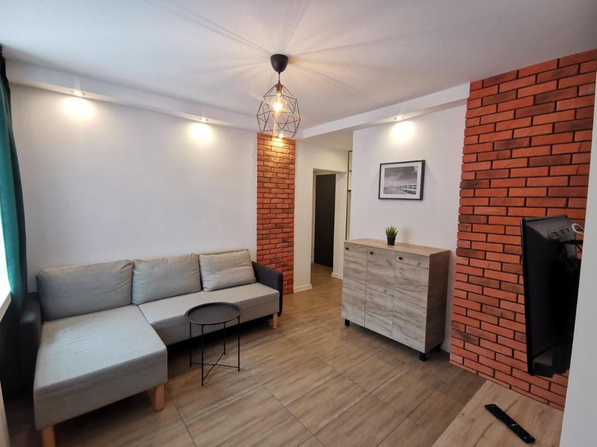 Apartament Apartment เชสโตฮอวา ภายนอก รูปภาพ